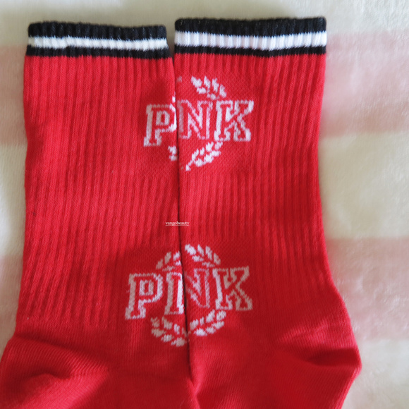 Victoria's Secret PINK Crew Socks Red NWT - Picture 7 of 8
